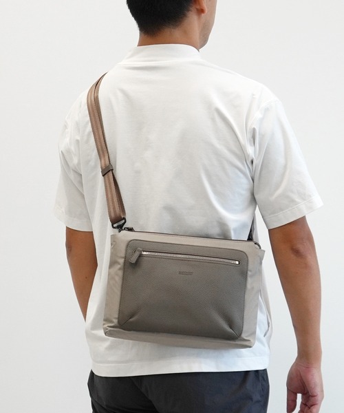 MACKINTOSH PHILOSOPHY（ﾏｯｷﾝﾄｯｼｭ ﾌｨﾛｿﾌｨｰ）の「ショルダーバッグ グリーノツク 17731（ショルダーバッグ・メンズ・ネイビー/ベージュ系その他/ブラック・FREE）」の7枚目の写真