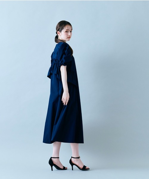 Audie a Muses(オーディアミューズ)の「フリルヒップワンピ―ス(ワンピース・レディース・ネイビー/ベージュ/レッド・42/38)」の20枚目の写真