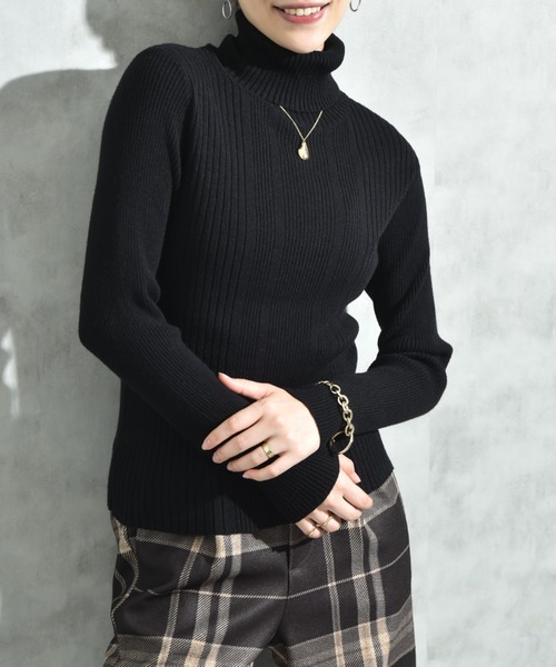 INTERPLANET（インタープラネット）の「ランダムリブタートルネックプルオーバー（ニット/セーター・レディース・ベージュ/ブラック/グレー/オフホワイト・FREE）」の2枚目の写真