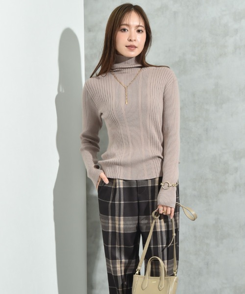 INTERPLANET（インタープラネット）の「ランダムリブタートルネックプルオーバー（ニット/セーター・レディース・ベージュ/ブラック/グレー/オフホワイト・FREE）」の21枚目の写真