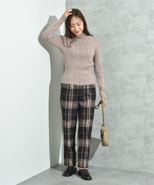 INTERPLANET（インタープラネット）の「ランダムリブタートルネックプルオーバー（ニット/セーター・レディース・ベージュ/ブラック/グレー/オフホワイト・FREE）」の18枚目の写真