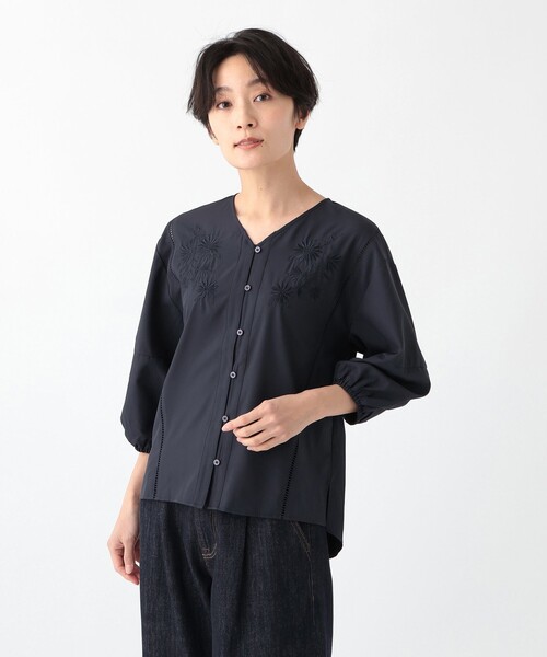 新品　アフターヌーンティー　刺繍ブラウス　シャツ　カットワーク セール】刺繍Vネックブラウス（シャツ/ブラウス）｜Afternoon