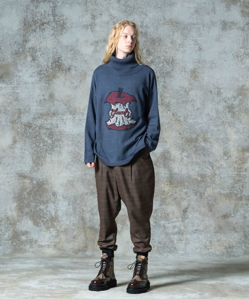 glamb(グラム)の「Eaten Apple Turtle Neck Knit / イートゥンアップルタートルネックニット(ニット/セーター・メンズ・ブルー/ブラック・M/L)」の7枚目の写真