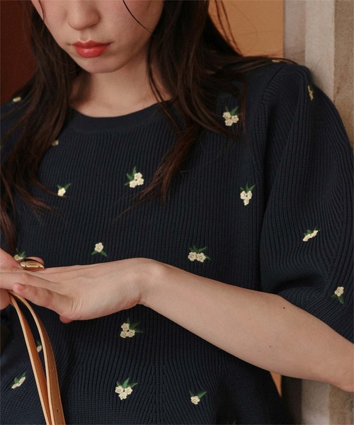 セール】フラワー刺繍ペプラムニットトップス（ニット/セーター