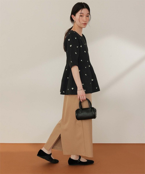 titivate（ティティベイト）の「フラワー刺繍ペプラムニットトップス（ニット/セーター・レディース・ネイビー/アイボリー/ブラック/グレー・S/L/M）」の17枚目の写真