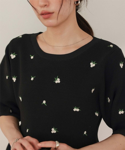 titivate（ティティベイト）の「フラワー刺繍ペプラムニットトップス（ニット/セーター・レディース・ネイビー/アイボリー/ブラック/グレー・S/L/M）」の18枚目の写真