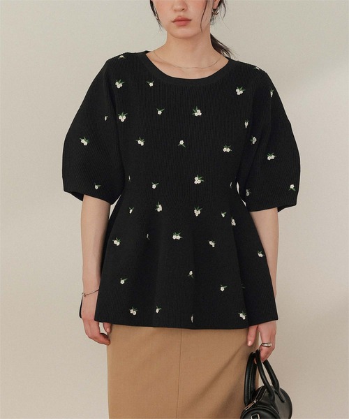 フラワー刺繍ペプラムニットトップス（ニット/セーター