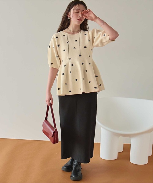 titivate(ティティベイト)の「フラワー刺繍ペプラムニットトップス(ニット/セーター・レディース・ネイビー/アイボリー/ブラック/グレー・S/L/M)」の14枚目の写真