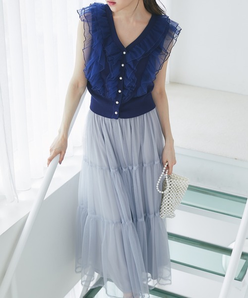 tocco closet(トッコ クローゼット)の「チュールフリル付きパール釦ニットベスト(ベスト・レディース・オフホワイト/ネイビー・M)」の14枚目の写真