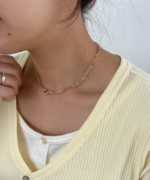 GOLDY(ゴールディ)の「〈GOLDY/ゴールディ〉フックアシメチェーンネックレス(ネックレス・レディース・ゴールド/シルバー・FREE)」の1枚目の写真