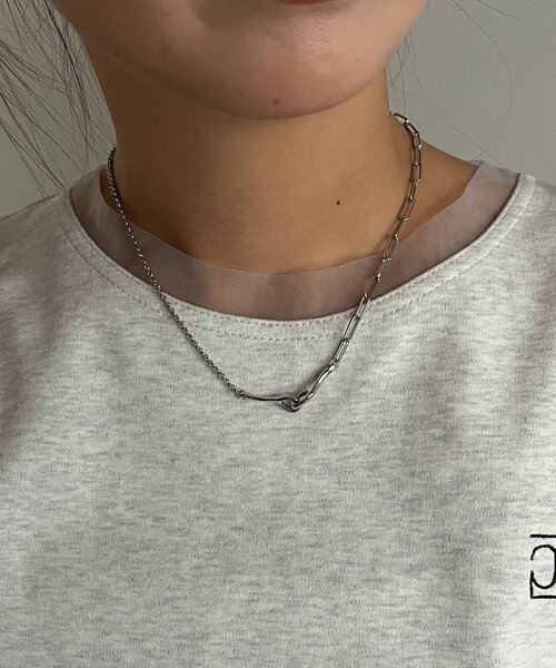 GOLDY(ゴールディ)の「〈GOLDY/ゴールディ〉フックアシメチェーンネックレス(ネックレス・レディース・ゴールド/シルバー・FREE)」の3枚目の写真