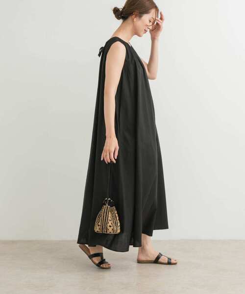 URBAN RESEARCH DOORS（アーバンリサーチドアーズ）の「バックリボンギャザーワンピース（ワンピース・レディース・モカ/グリーン/ブラック・MEDIUM）」の12枚目の写真