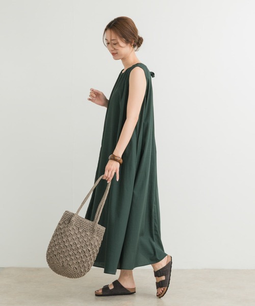 アーバンリサーチドアーズ バックリボンギャザーワンピース URBAN RESEARCH DOORS（アーバンリサーチドアーズ）の「バック
