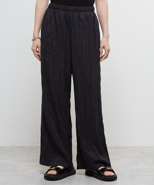 SOFFITTO（ソフィット）の「シワ加工セミフレアパンツ（その他パンツ・レディース・ブラック/ボルドー・S/M）」の2枚目の写真