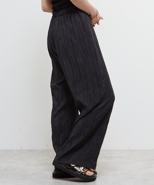 SOFFITTO（ソフィット）の「シワ加工セミフレアパンツ（その他パンツ・レディース・ブラック/ボルドー・S/M）」の19枚目の写真