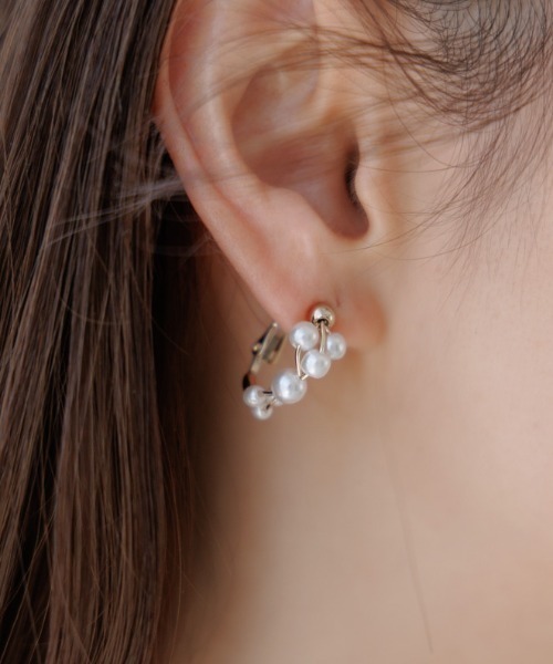 flower（フラワー）の「ニュアンスパールイヤリング（イヤリング・レディース・シルバー/ゴールド・FREE）」の2枚目の写真