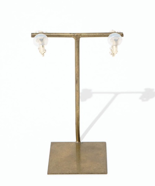 flower（フラワー）の「ニュアンスパールイヤリング（イヤリング・レディース・シルバー/ゴールド・FREE）」の6枚目の写真