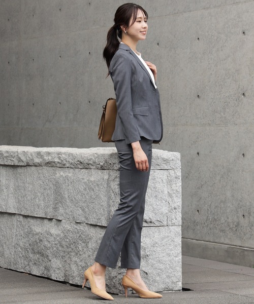 DRESS PLUS（ドレスプラス）の「ピンストライプが映えるセットアップ（スーツパンツ・レディース・グレー/チャコール・L/XL/XXL）」の11枚目の写真