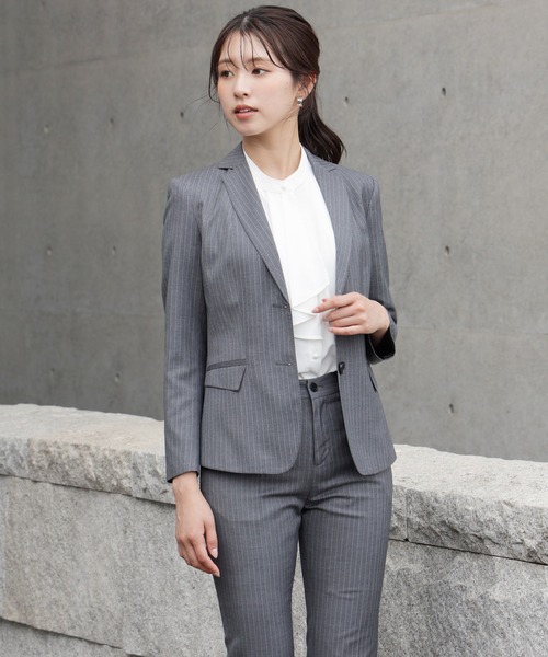 DRESS PLUS（ドレスプラス）の「ピンストライプが映えるセットアップ（スーツパンツ・レディース・グレー/チャコール・L/XL/XXL）」の15枚目の写真
