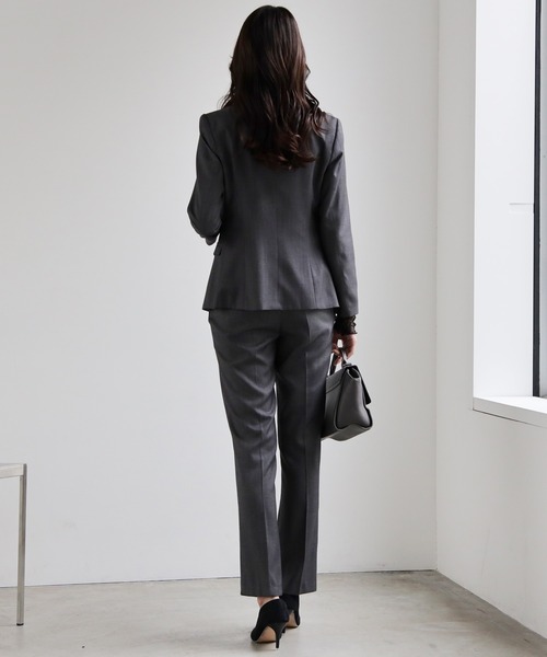 DRESS PLUS（ドレスプラス）の「ピンストライプが映えるセットアップ（スーツパンツ・レディース・グレー/チャコール・L/XL/XXL）」の21枚目の写真