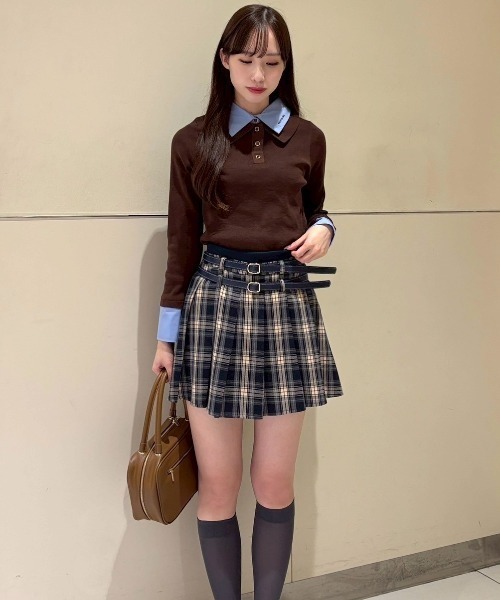 REDYAZEL（レディアゼル）の「ダブルカラーポロニットトップス（ニット/セーター・レディース・ブラウン/レッド/ベージュ/ブラック/ボルドー/ライトグレー・FREE）」の8枚目の写真