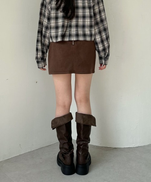 archives（アルシーヴ）の「スウェード台形ミニスカート（スカート・レディース・ブラウン/キャメル・MEDIUM）」の6枚目の写真