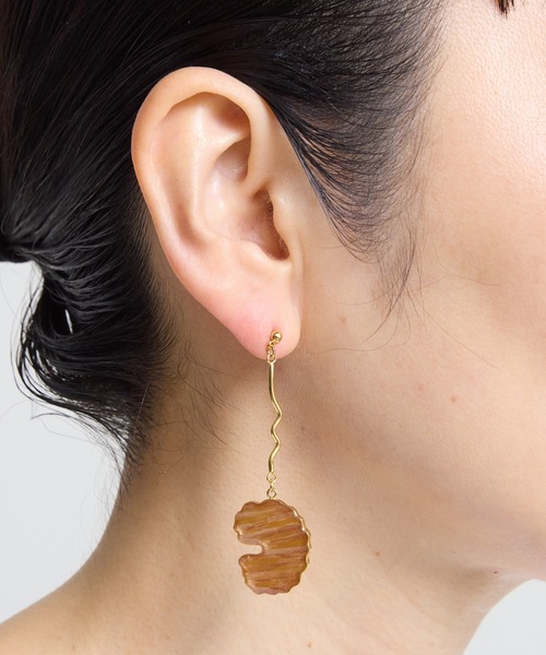 The Rule（ザルール）の「The Rule ザルール：Brush pierced.2　ブラッシュピアス２（ピアス（両耳用）・レディース・ベージュ/セージグリーン・FREE）」の3枚目の写真