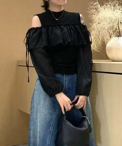 Lace Ladies(レースレディース)の「オープンショルダー リブ ハイネック フリル トップス(Tシャツ/カットソー・レディース・アイボリー/ブラック・FREE)」の4枚目の写真