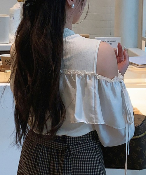 Lace Ladies(レースレディース)の「オープンショルダー リブ ハイネック フリル トップス(Tシャツ/カットソー・レディース・アイボリー/ブラック・FREE)」の7枚目の写真