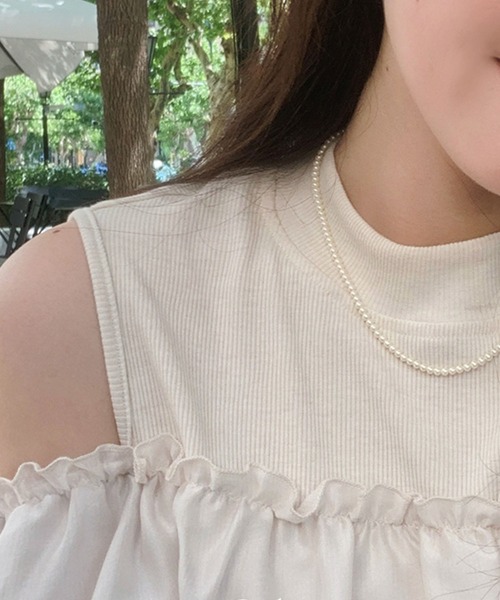 Lace Ladies(レースレディース)の「オープンショルダー リブ ハイネック フリル トップス(Tシャツ/カットソー・レディース・アイボリー/ブラック・FREE)」の8枚目の写真