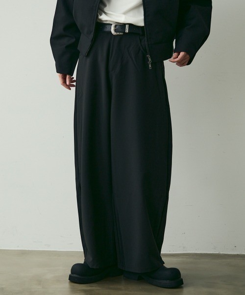 Shoowtime(ショウタイム)の「No-Center-Pleat Wide Slacks / ノンセンタープレスワイドスラックス(スラックス・メンズ・チャコールグレー/ブラック・LARGE/MEDIUM/X-LARGE)」の2枚目の写真