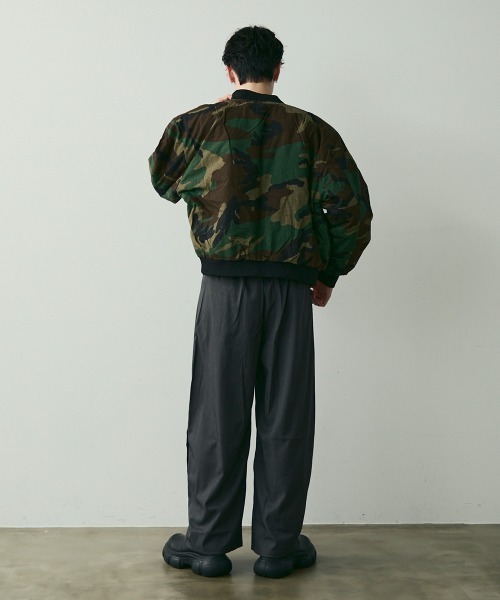 Shoowtime(ショウタイム)の「No-Center-Pleat Wide Slacks / ノンセンタープレスワイドスラックス(スラックス・メンズ・チャコールグレー/ブラック・LARGE/MEDIUM/X-LARGE)」の20枚目の写真