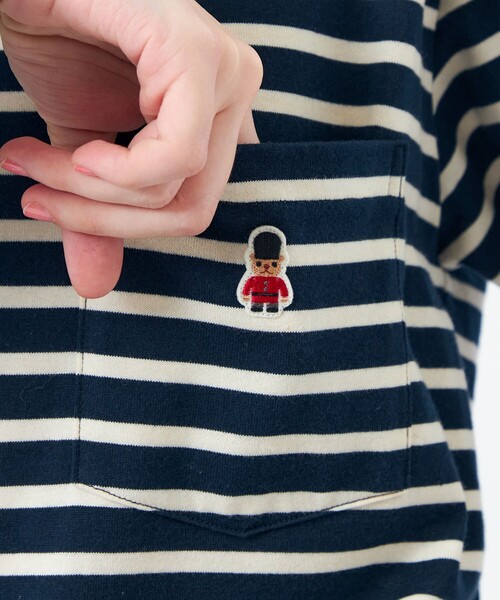 MACKINTOSH PHILOSOPHY（ﾏｯｷﾝﾄｯｼｭ ﾌｨﾛｿﾌｨｰ）の「バッキンガムベア ボーダーポケットロンT（Tシャツ/カットソー・レディース・オフホワイト/ライトブルー/ダークネイビー/ピンク系その他3・38）」の12枚目の写真