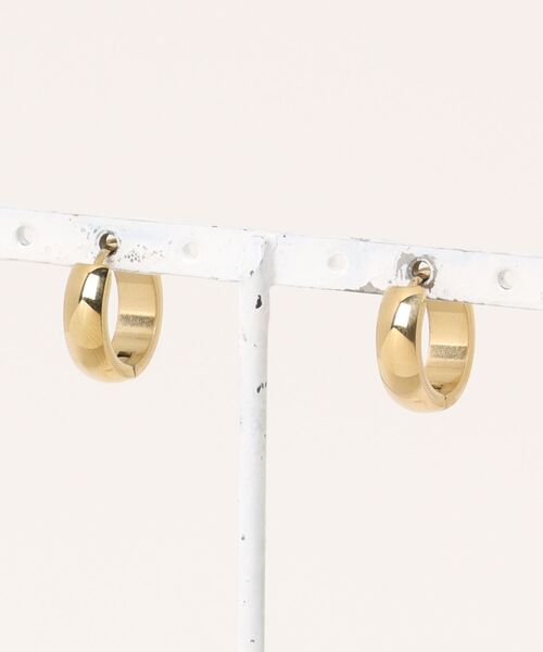 Jolie Toujours(ジョリトゥジュール)の「【汗や水に強い】〈ステンレス〉CZドットフープピアス(ピアス(両耳用)・レディース・ゴールド・FREE)」の7枚目の写真