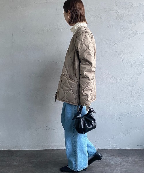 TAION（タイオン）の「【WEB限定】[TAION/タイオン] MILITARY Vネック キルティングダウンジャケット（ダウンジャケット/コート・レディース・ブラック/オリーブ/モカ・XL/L/M）」の21枚目の写真