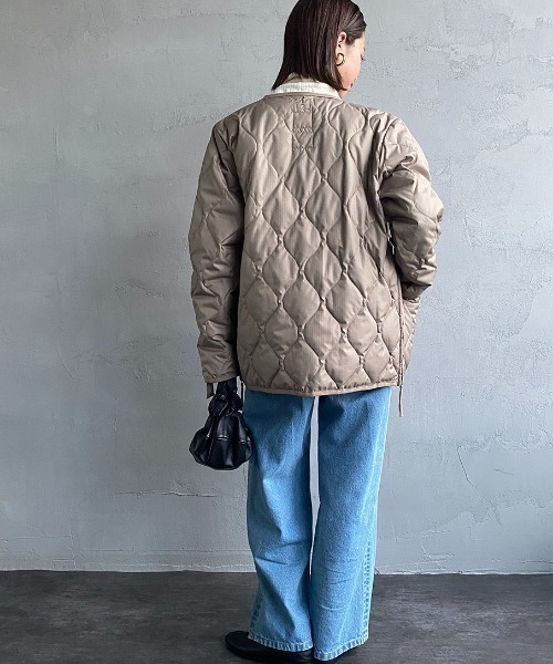 TAION（タイオン）の「【WEB限定】[TAION/タイオン] MILITARY Vネック キルティングダウンジャケット（ダウンジャケット/コート・レディース・ブラック/オリーブ/モカ・XL/L/M）」の22枚目の写真