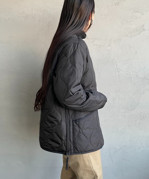 TAION（タイオン）の「【WEB限定】[TAION/タイオン] MILITARY Vネック キルティングダウンジャケット（ダウンジャケット/コート・レディース・ブラック/オリーブ/モカ・XL/L/M）」の12枚目の写真