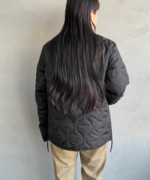 TAION（タイオン）の「【WEB限定】[TAION/タイオン] MILITARY Vネック キルティングダウンジャケット（ダウンジャケット/コート・レディース・ブラック/オリーブ/モカ・XL/L/M）」の13枚目の写真