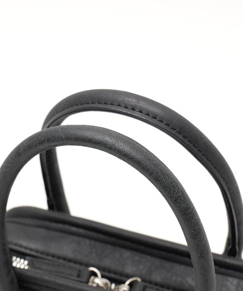 DEVICE（デバイス）の「【DEVICE GAL】Heart Tease 3連チャーム付き ヴィンテージライク 2way ラウンドミニボストンバッグ（ボストンバッグ・レディース・シルバー/ブラック/ダークブラウン・FREE）」の20枚目の写真