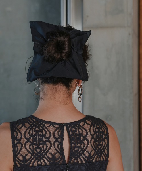 Callarus（カラルス）の「〔Callarus〕ファスナー付きスクエアシュシュ（シュシュ・レディース・ブラック/ベージュ・FREE）」の8枚目の写真