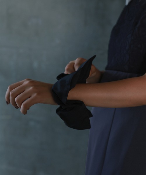 Callarus（カラルス）の「〔Callarus〕ファスナー付きスクエアシュシュ（シュシュ・レディース・ブラック/ベージュ・FREE）」の11枚目の写真