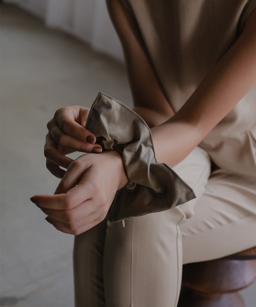 Callarus（カラルス）の「〔Callarus〕ファスナー付きスクエアシュシュ（シュシュ・レディース・ブラック/ベージュ・FREE）」の15枚目の写真