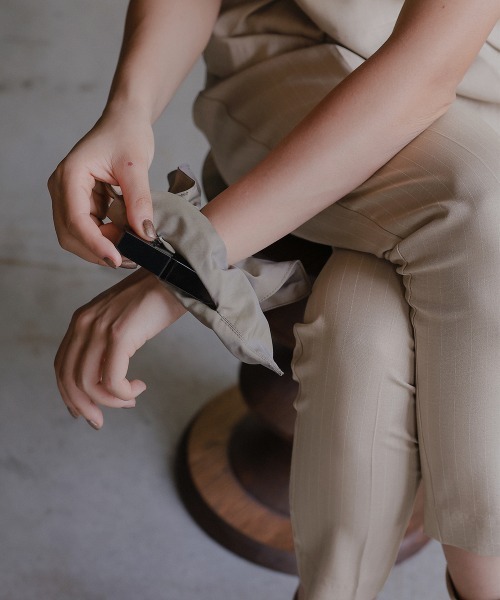 Callarus（カラルス）の「〔Callarus〕ファスナー付きスクエアシュシュ（シュシュ・レディース・ブラック/ベージュ・FREE）」の22枚目の写真