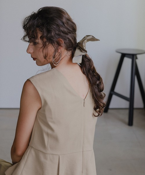 Callarus（カラルス）の「〔Callarus〕ファスナー付きスクエアシュシュ（シュシュ・レディース・ブラック/ベージュ・FREE）」の17枚目の写真