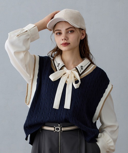 NICOLE CLUB（ニコル クラブ）の「ケーブル編みチルデンベスト（ベスト