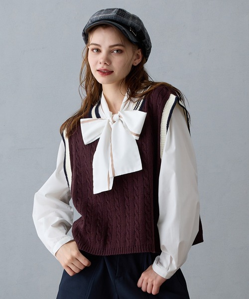 NICOLE CLUB（ニコル　クラブ）の「ケーブル編みチルデンベスト（ベスト・レディース・ネイビー/ブラウン/オフホワイト・FREE）」の3枚目の写真