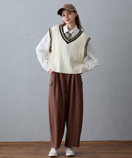 NICOLE CLUB（ニコル　クラブ）の「ケーブル編みチルデンベスト（ベスト・レディース・ネイビー/ブラウン/オフホワイト・FREE）」の7枚目の写真