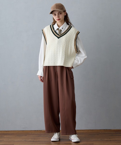 NICOLE CLUB（ニコル　クラブ）の「ケーブル編みチルデンベスト（ベスト・レディース・ネイビー/ブラウン/オフホワイト・FREE）」の6枚目の写真