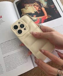 wears（ウェアーズ）の「【iPhone13~iPhone16対応】ダウン風デザインスマホケース（スマホケース/カバー）」