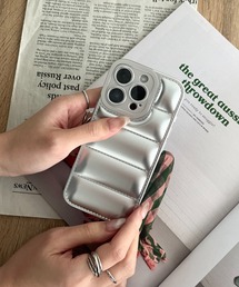 wears（ウェアーズ）の「【iPhone13~iPhone16対応】ダウン風デザインスマホケース（スマホケース/カバー）」